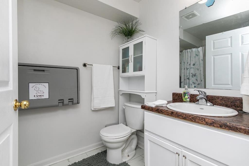 Family Friendly Home Close To Airport And Downtown Des Moines Luaran gambar