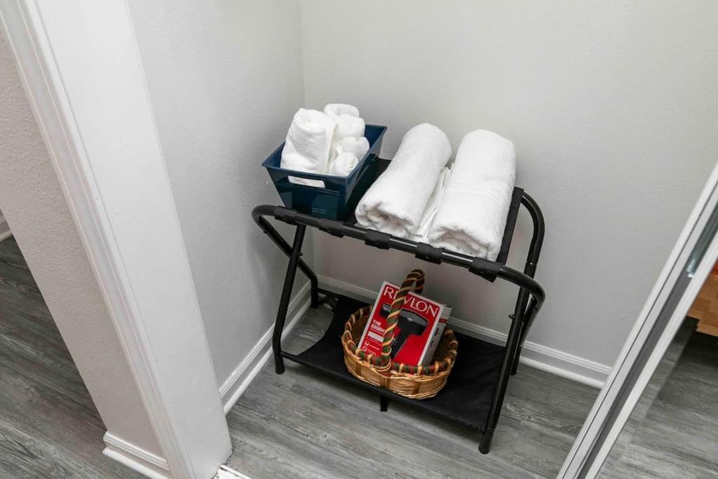 Family Friendly Home Close To Airport And Downtown Des Moines Luaran gambar