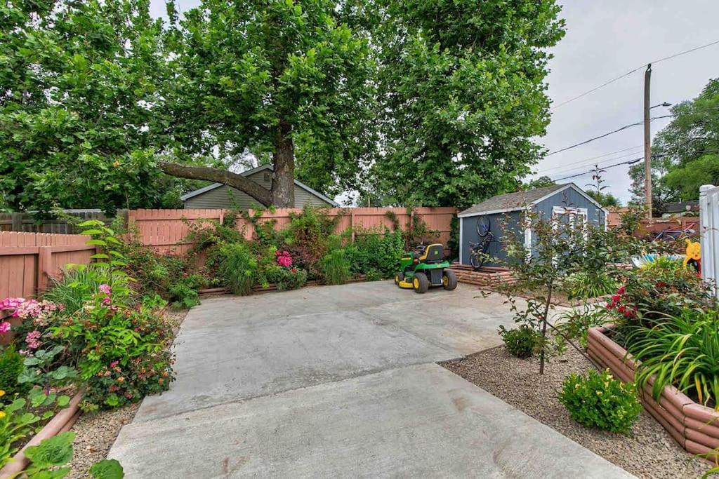 Family Friendly Home Close To Airport And Downtown Des Moines Luaran gambar